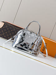 LV Ski Alma BB SILVER COLOR M26335 Size 23.5 x 17.5 x 11.5 cm - 1