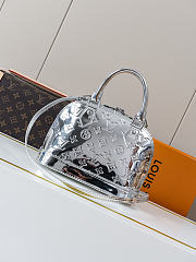 LV Ski Alma BB SILVER COLOR M26335 Size 23.5 x 17.5 x 11.5 cm - 6