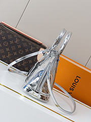 LV Ski Alma BB SILVER COLOR M26335 Size 23.5 x 17.5 x 11.5 cm - 2