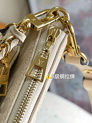 LV Multi Pochette Accessoires CREME NV M46568 Size 25 x 14.5 x 4.5 cm - 2