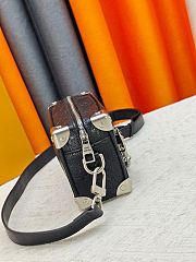 LV Mini Soft Trunk Taurillon Monogram M25927 Size 18.5 x 13 x 8 cm - 5