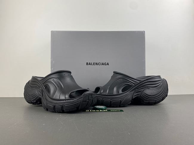 Balenciaga platform mules black 845068W6XLM - 1