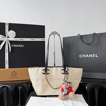 Chanel Voorjaar Zomer 2026 Small shopping bag Canvas, kalfsleer & goudkleurig metaal Ecru & zwart