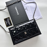 Chanel Black Quilted Patent Leather CC Brilliant Wallet Size 18x10.5x3.5cm - 1