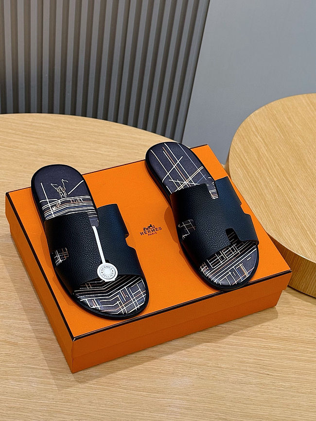Hermès Hermès Oran Slide Black and Silver Grid-Print - 1