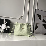 Chanel Clutch with Leather Strap Lambskin & Gold-Tone Metal Green Size 17×22×7.5cm - 1
