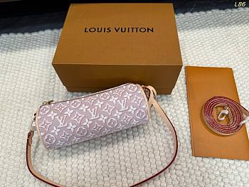 LV Pochette Papillon Monogram Emblème Rose Ruban M29881 Size 23x9cm