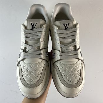 LV Trainer Sneaker 1AKCKT