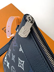 LV Pochette To-Go M28913 Size 30x 21.5 x 1cm - 5