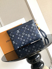 LV Pochette To-Go M28913 Size 30x 21.5 x 1cm - 2