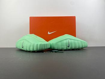 Nike Mind 001 Men's Pregame Mules Cucumber Calm/Black/Barely Volt HQ4307-302