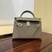 Hermès Mini Kelly Etoupe Epsom Palladium Hardware Size 20 x 12 x 6 cm - 2
