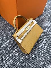 Hermès Mini Kelly Sellier 20 Yellow handbag Size 20 x 12 x 6 cm - 6