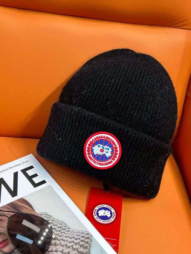 Canada Goose Arctic Toque logo-patch beanie - 1