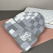 Louis Vuitton LV Crush Damoflage Pearls Beanie Light Gray - 1