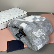 Louis Vuitton LV Crush Damoflage Pearls Beanie Light Gray - 5