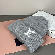 Louis Vuitton LV Crush Damoflage Pearls Beanie Light Gray - 4