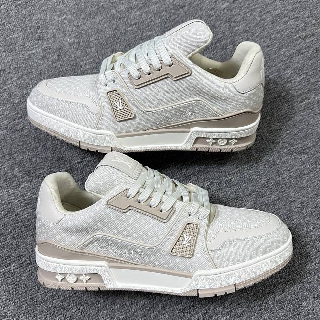 LV Trainer Sneaker Beige 1AKQ4R - 1