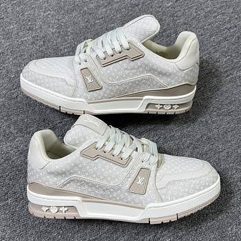 LV Trainer Sneaker Beige 1AKQ4R