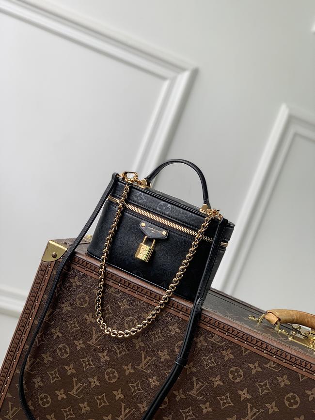 LV Vanity Chain Pouch Boldly Black M3A372 - 1