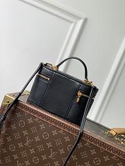 LV Vanity Chain Pouch Boldly Black M3A372 - 6