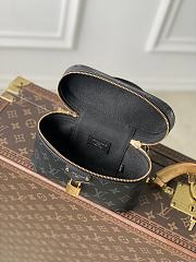 LV Vanity Chain Pouch Boldly Black M3A372 - 5
