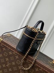 LV Vanity Chain Pouch Boldly Black M3A372 - 3