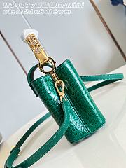 Louis Vuitton Capucines Mini Emeraude Green Size 21 x 13.6 x 8cm - 4